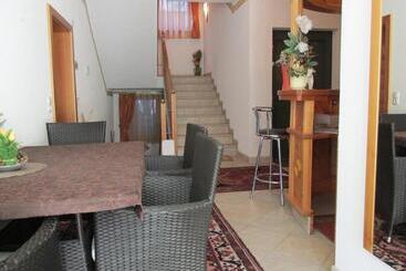 هتل آپارتمان Apart Alpenschlössl