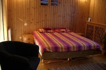 پانسیون Männi Guesthouse