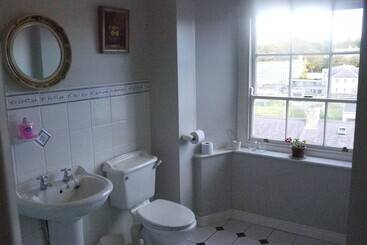 פנסיון 7 Houses