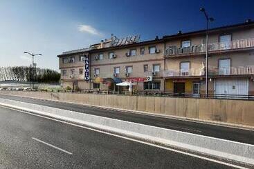 Pension Hostal Apolo Trece