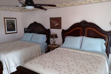 فندق صغير Buona Sera Inn