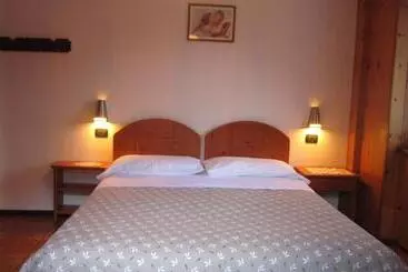 هتل آپارتمان Chalet Bucaneve