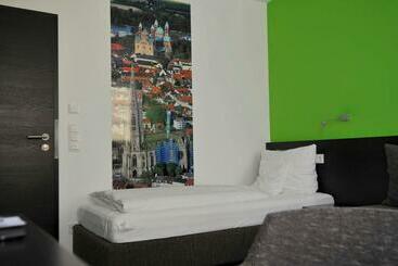 פנסיון Cafe Elisabeth