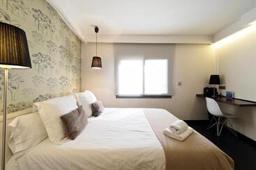 هتل آپارتمان Barcelona Fifteen Central Apart