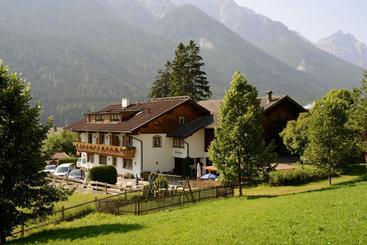 ペンション Gästehaus Rettenbacher