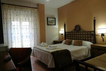 פנסיון Hostal Turnat Béjar