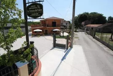 هتل Azienda Agrituristica La Tenuta Del Falco