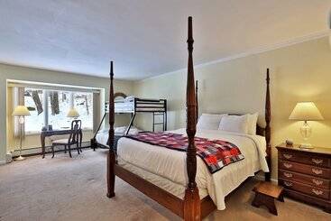 The Birch Ridge: Family Room #11   Queen/bunkbed Suite In Killington, Vermont 1 Bedroom Home