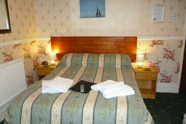 פנסיון Weybourne Guest House