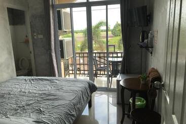 پانسیون You In House Urt Surathani Airport