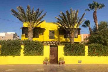 Auberge Hôtelière La Maison Jaune Dakhla Maison D Hôtes