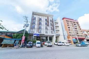 ホテル Reddoorz Plus @ Roxas Street Davao