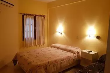 هتل آپارتمان Departamenos Llanos