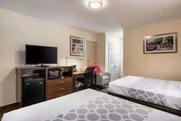 Hotelli Rodeway Inn Near Hollywood Beach