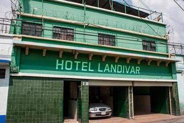 هاستل Landivar Zona 7