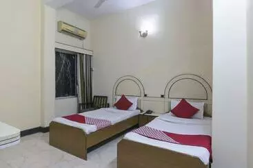 Oyo 27783 Hotel Rajmahal Inn
