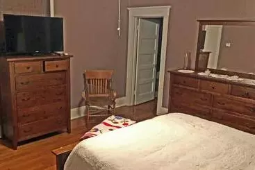 Whooping Crane Manor B & B