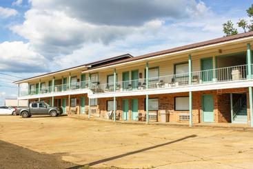 汽车旅馆  Toledo Town Inn