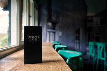 בית מלון כפרי De Buren