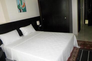 هتل De La Vallée