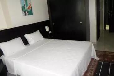 هتل De La Vallée