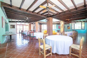 فندق Teques Palace