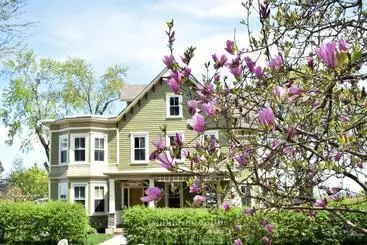 Danskammer House Bed & Breakfast