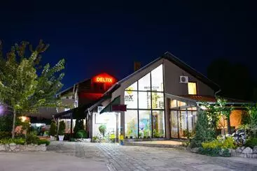 ペンション Deltix Apartments