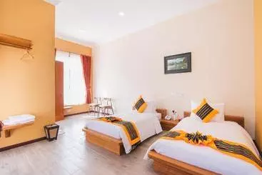 Hotel Royal Airstrip  By Phyu Zin Group Of S