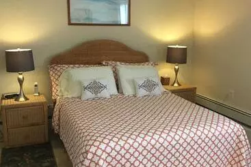 Westhampton Seabreeze Motel