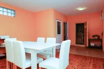 Apart Hotel Apple Cat Montenegro Ko Bijela