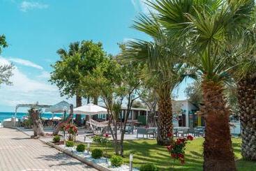 ホテル Kayalar Blue Beach