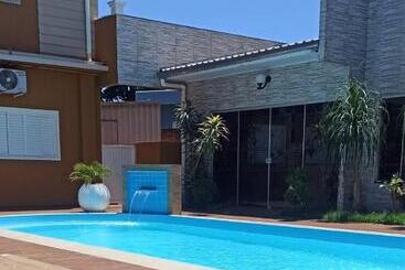 בית מלון כפרי Tito's