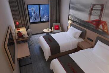 Thank Inn Plus Hotel Henan Luoyang Yingbing Avenue