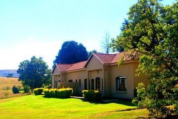 בית מלון כפרי River Crossing