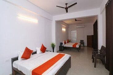 Hôtel Oyo 23165 Raghav Resort