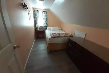 Atlantic Breeze Motel & Apartments