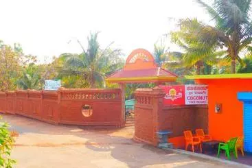 Hotel Coconut Tree Resort