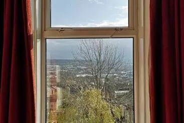 Bed and Breakfast Chimneys Guest House