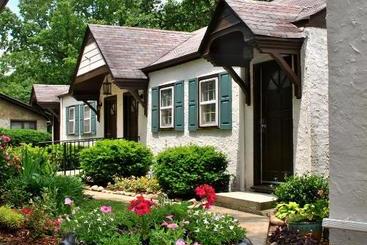 Общежитие Riverview Inn