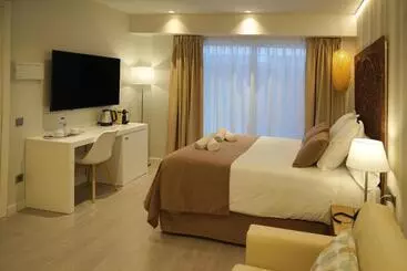 ホテル Serennia Fira Gran Via Exclusive Rooms