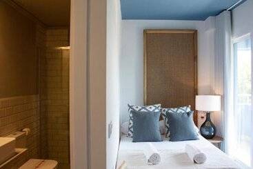 Hotel You & Co. Saler Beach Boutique