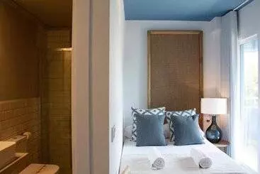 Hotel You & Co. Saler Beach Boutique