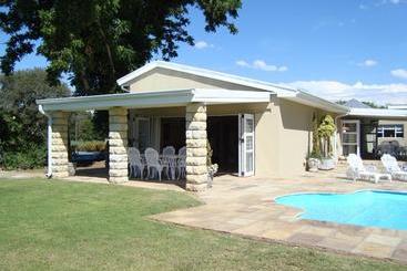 بنسيون Orangia Game Lodge