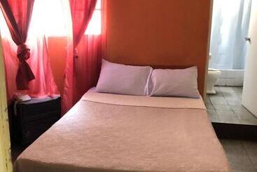 تختخواب و صبحانه Mayesstic