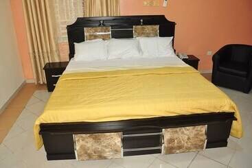 هتل De Revelation