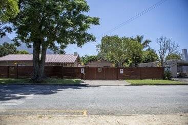 Pensió Antiqua Guest House