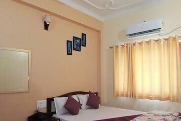 Hotel The Royal Buddha