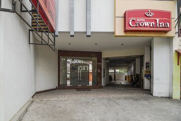 Hotel Reddoorz Plus @ Karebosi Area 2