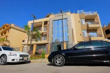 هتل آپارتمان Villa 14 Suites
